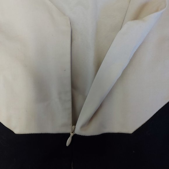 Beige and accent black Jacob dress - Picture 4 of 7